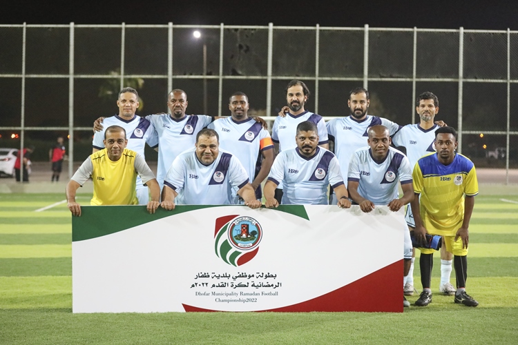 0C0A3971 سبعة اهداف في اليوم الثاني لبطولة بلدية ظفار الرمضانية لكرة القدم  