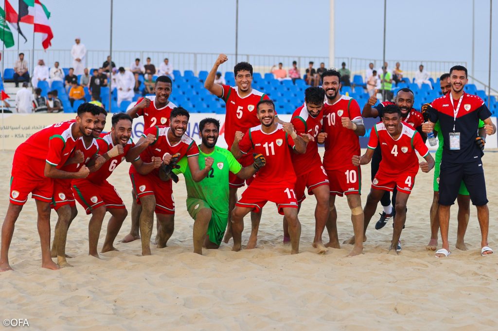 احمر-الشواطئ-1-1-1024x682 منتخبنا الوطني للشواطئ يحل وصيفا في بطولة غرب آسيا