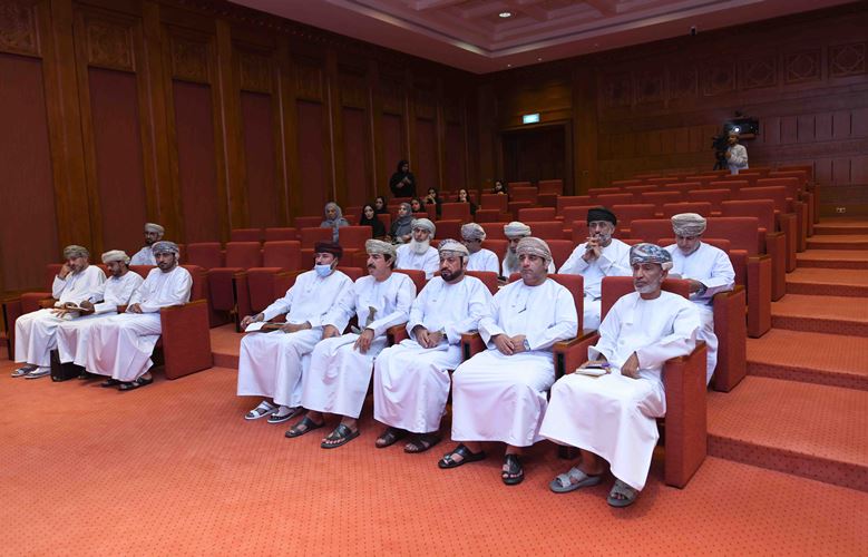 الجلسة-2 أعضاء مجلس الشورى يتعرفون على ميثاق حوكمة المؤسسات المرتبطة بجهاز الاستثمار العماني “