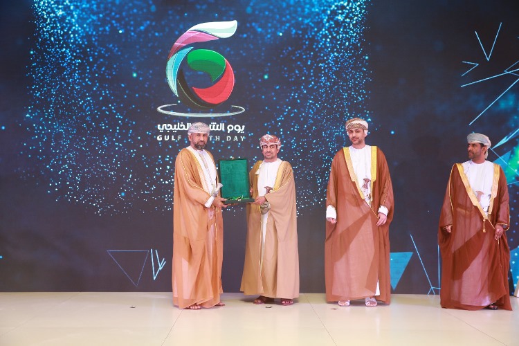تكريم-الشباب-1 سلطنة عمان تحتفل بيوم الشباب الخليجي وتكريم عدد من الشباب المجيدين