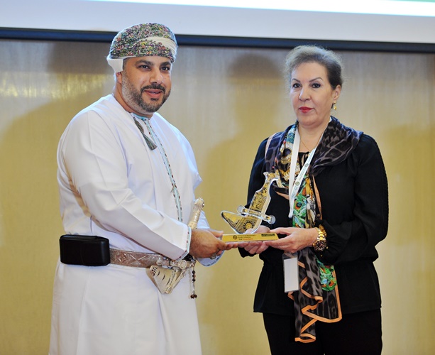 الجمعية-العربية-1 محافظ ظفار يفتتح مؤتمر الجمعية العربية للجراحة العصبية الثالث عشر  