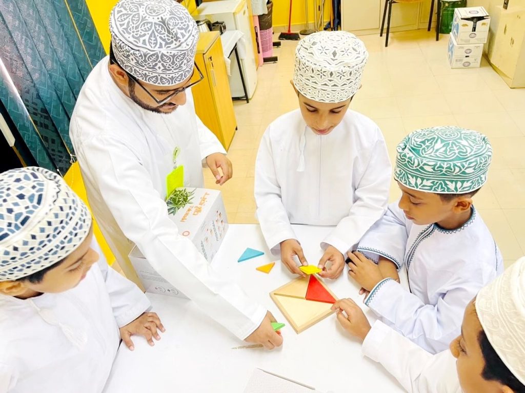 البرنامج-1-1024x767 تنفيذ البرنامج التدريبي" طلع نضيد لاستدامة البساط  الأخضر في عمان" لطلبة مدارس تعليمية ظفار  