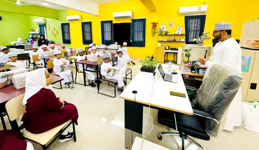 البرنامج-10-1024x593 تنفيذ البرنامج التدريبي" طلع نضيد لاستدامة البساط  الأخضر في عمان" لطلبة مدارس تعليمية ظفار  