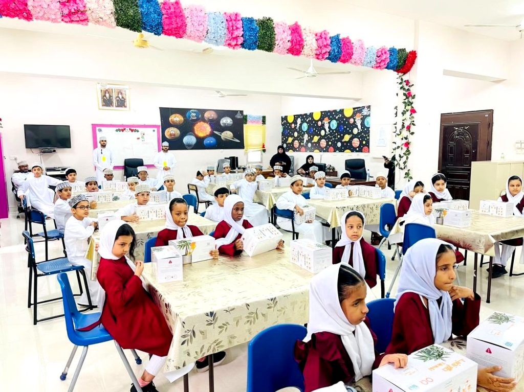 البرنامج-2-1024x767 تنفيذ البرنامج التدريبي" طلع نضيد لاستدامة البساط  الأخضر في عمان" لطلبة مدارس تعليمية ظفار  