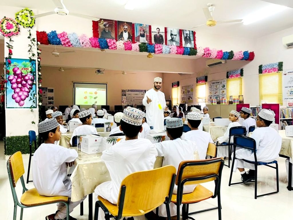 البرنامج-9-1024x767 تنفيذ البرنامج التدريبي" طلع نضيد لاستدامة البساط  الأخضر في عمان" لطلبة مدارس تعليمية ظفار  