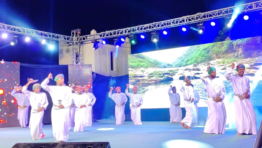 اوبريت-طاقة ولاية طاقة بمجافظة ظفار تحتفل بالعيد الوطني الـ52 المجيد
