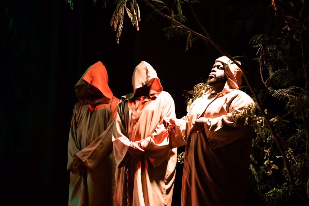 مسرحية-غشم-3-1024x682 اشادة ورضا وحضور مميز في مهرجان ظفار المسرحي 2022م