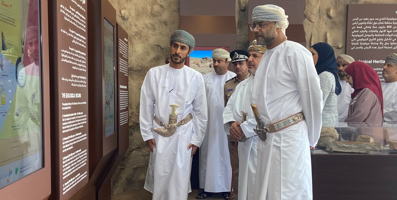 الجيولوجي افتتاح معرض التراث الجيولوجي وفرص العمل بمحافظة الداخلية