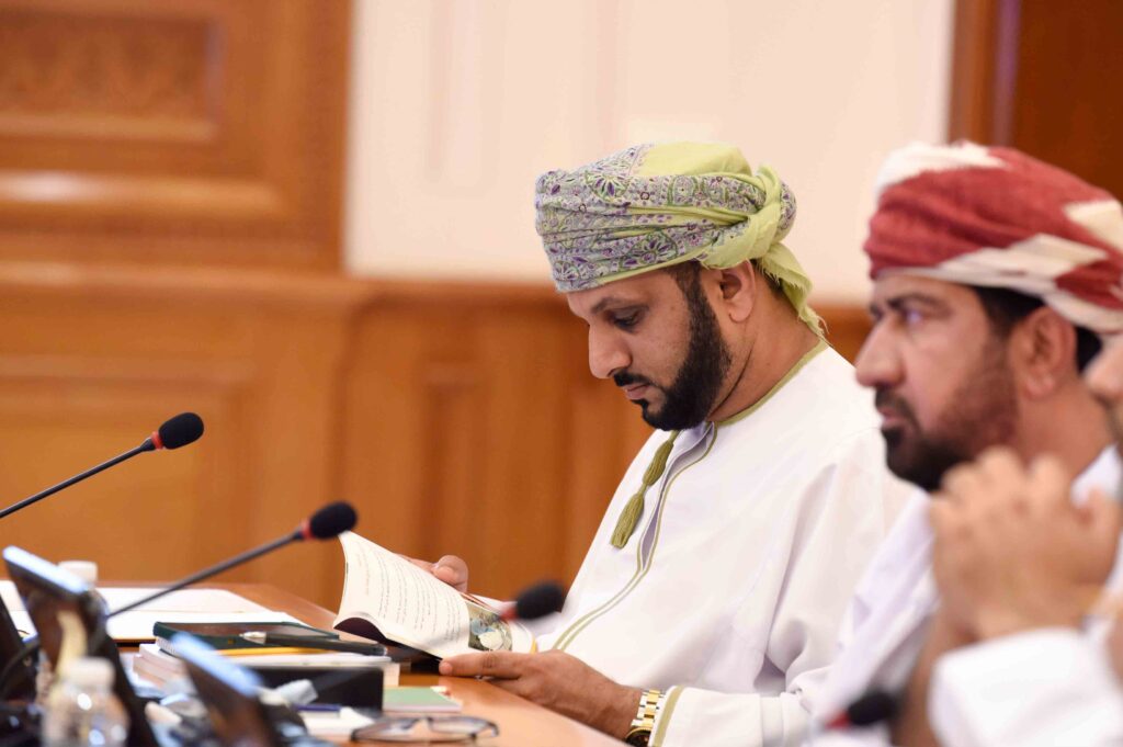 لجنة-الشباب--1024x681 "شبابية" الشورى تناقش مشروع قانون العمل