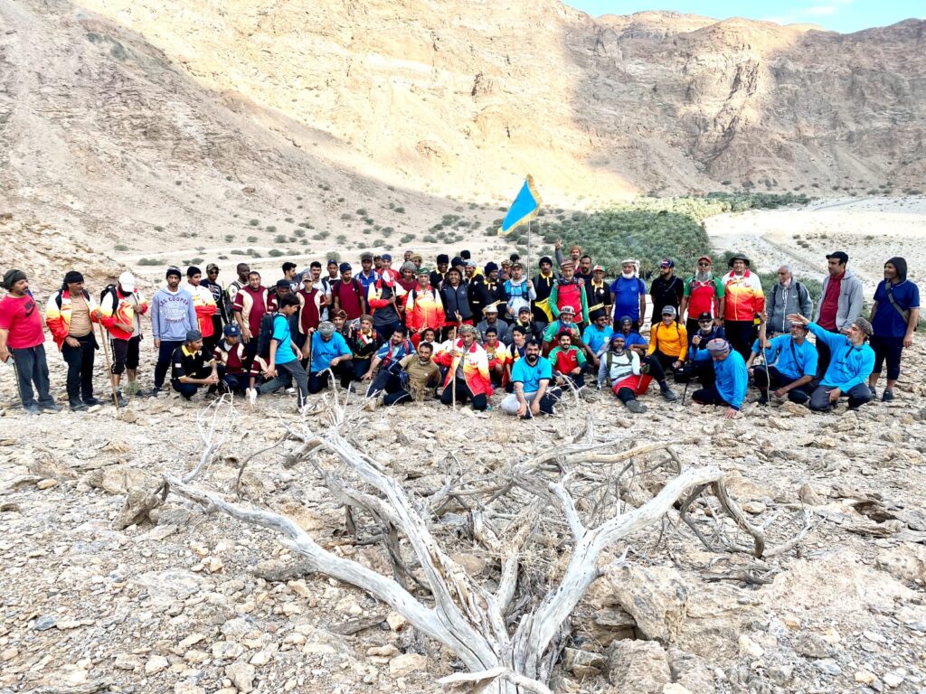 مسيرة-العامرات-2-1024x768 بمشاركة ١٢٠ شخص مسير حر يكتشف مكنونات الطبيعية في جبال وادي الميح بالعامرات