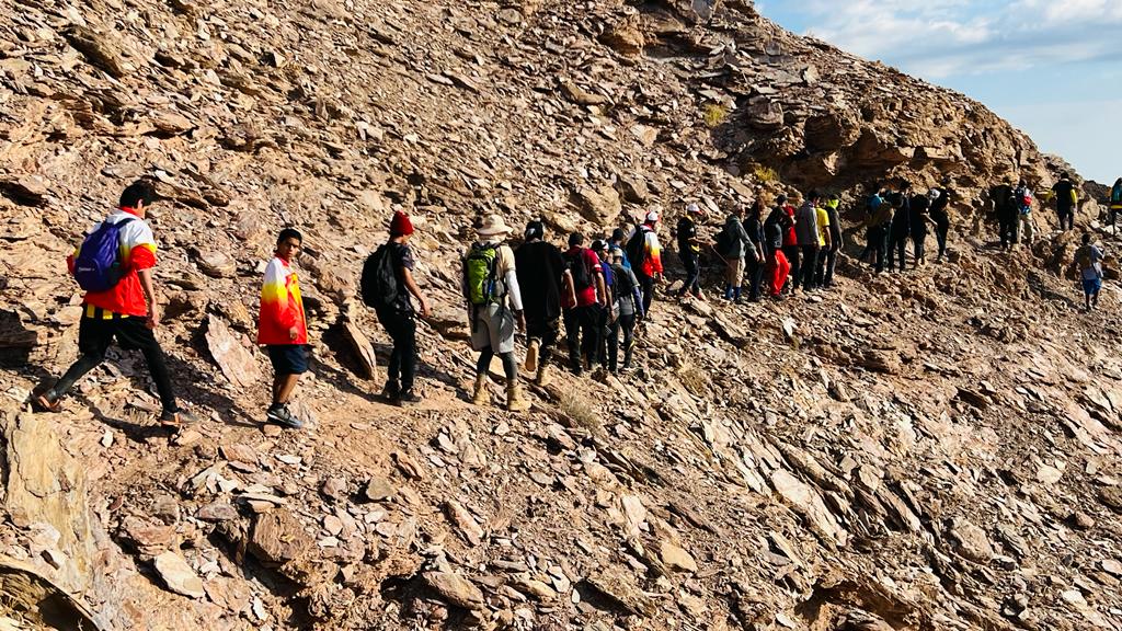 مسيرة-العامرات-4 بمشاركة ١٢٠ شخص مسير حر يكتشف مكنونات الطبيعية في جبال وادي الميح بالعامرات