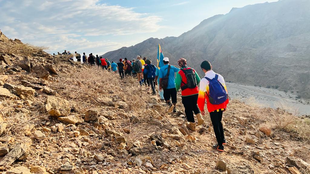 مسيرة-العامرات-5 بمشاركة ١٢٠ شخص مسير حر يكتشف مكنونات الطبيعية في جبال وادي الميح بالعامرات
