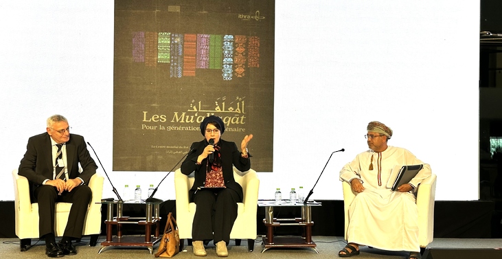 من-معرض-الكتاب-1 وزير الاعلام يؤكد ان الفعاليات الثقافية تمثل العمق الخلاق لمعرض مسقط الدولي للكتاب
