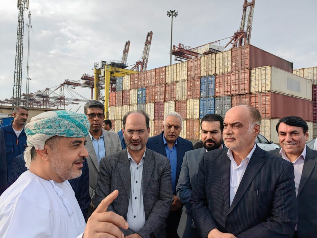 زيارة-ميناء-1-1024x768 وزير النقل والاتصالات وتقنية المعلومات يزور ميناء شهيد رجائي الإيراني ويلتقي بمحافظ هرمزجان