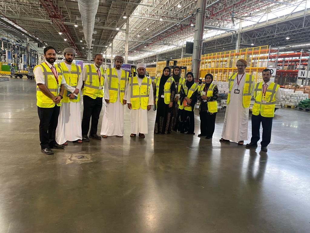 فريق-مركز-عمان-1 فريق من مركز عمان للوجستيات يزور شركة ترانزوم لخدمات التموين