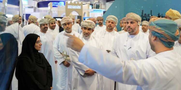 معرض-كومكس-3 97 شركة تقنية ناشئة عمانية تبحث عن فرص استثمارية في "كومكس"