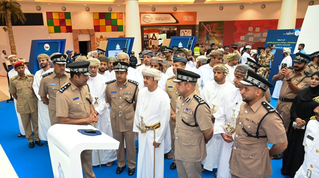 السلامة-المرورية-2-1024x573 افتتاح (( تمهل )) معرض مروري لشرطة عمان السلطانية بصلالة