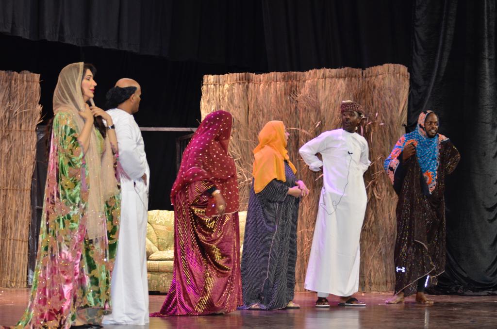 مسرحية ( عيال الرزة ) مسرحية اجتماعية هادفة في حريف ظفار