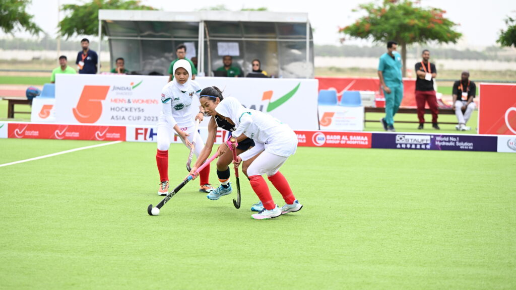 من-مباراة-اندونيسيا-وهونج-كونج-1024x576 منافسات قوية تشهدها الجولة الثانية لكأس آسيا لخماسيات الهوكي بمحافظة ظفار  
