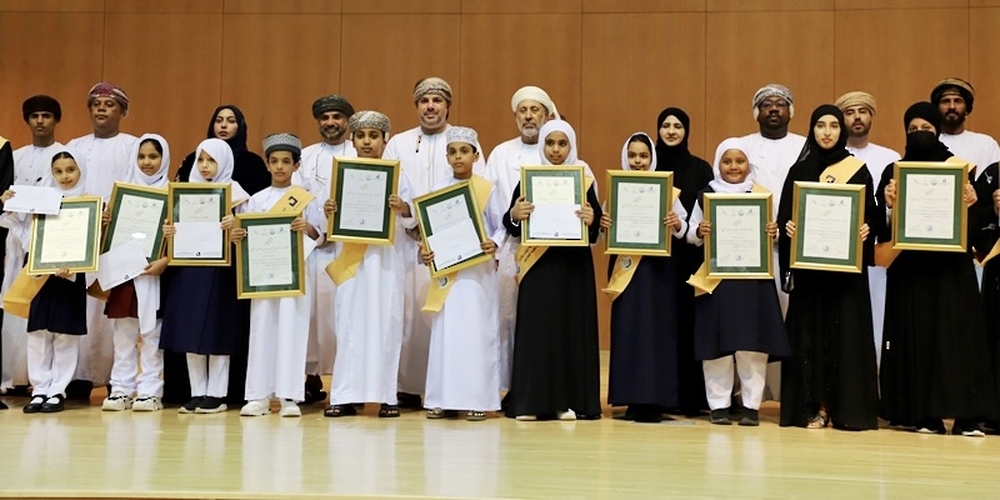 الابداع-الادبي-1-1 الاحتفال بجائزة الابداع الأدبي لطلبة مدارس محافظة ظفار