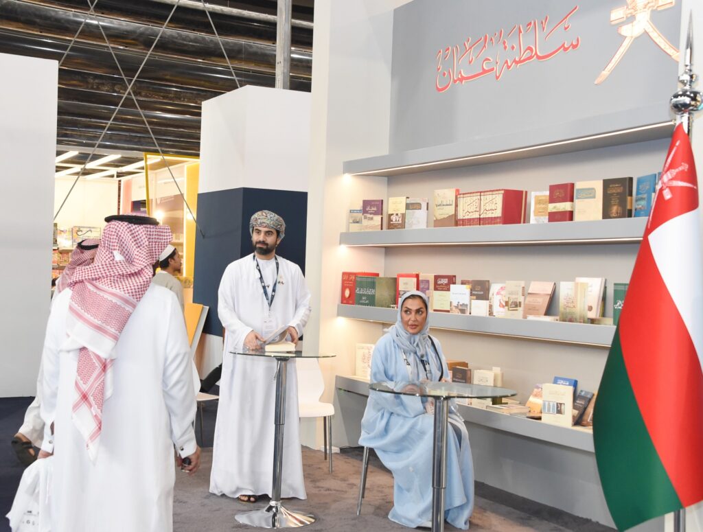 الرياض-2-1024x775 ركن سلطنة عمان في معرض الرياض الدولي للكتاب 2023 يجسد الحضارة العمانية والثراء الثقافي