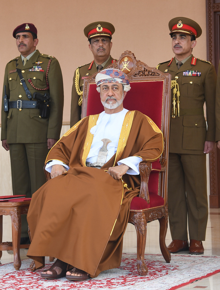 العيد-الوطني جلالة السلطان المعظم القائد الأعلى يشمل برعايته السامية العرض العسكري بمناسبة العيد الوطني الـ 53 المجيد