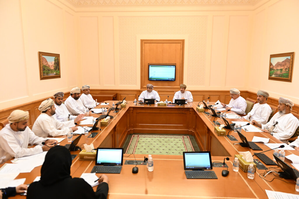 اللجنة-التشريعية-و-القانونية-1024x683 لجان الشورى تعتمد خطط أعمالها لدور الانعقاد السنوي الأول