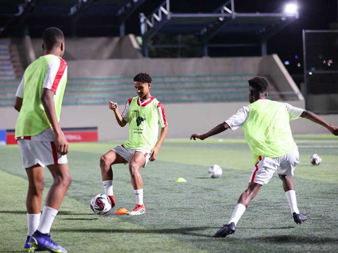 تدريب-الناشئين-3 المشروع الوطني لانتقاء المواهب الواعدة بالاتحاد العماني لكرة القدم