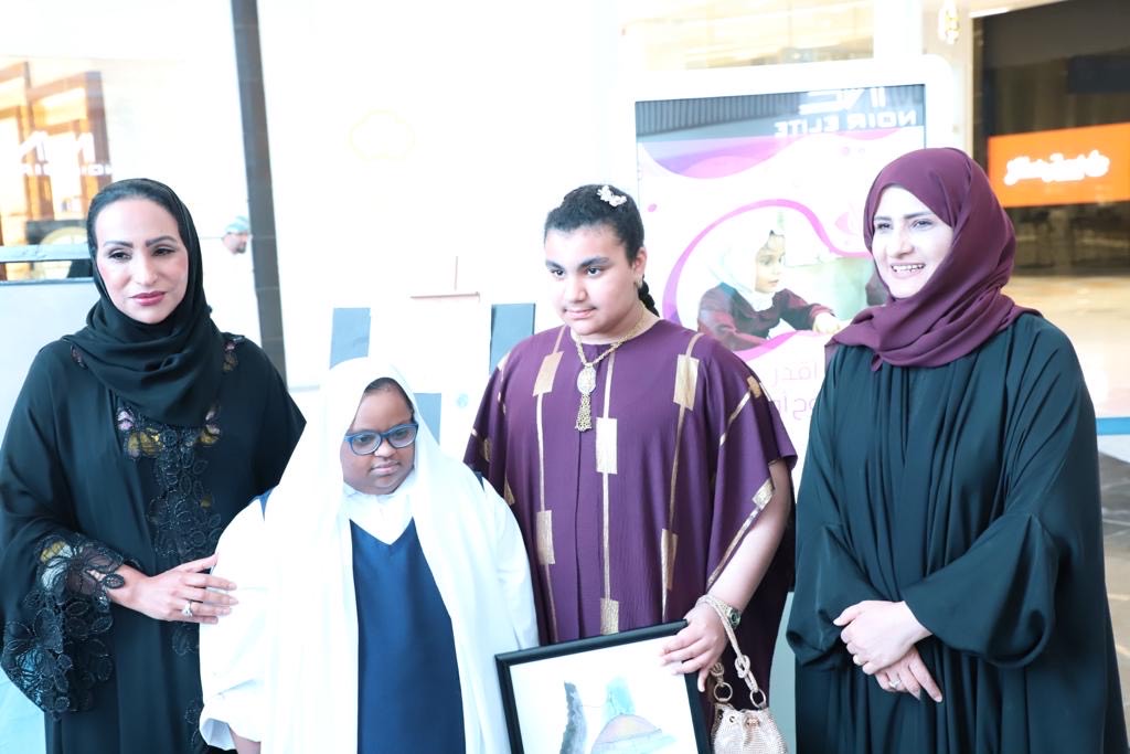 تربية-الخاصة-5 افتتاح المعرض الفني لطلبة برامج التربية الخاصة بمحافظة ظفار
