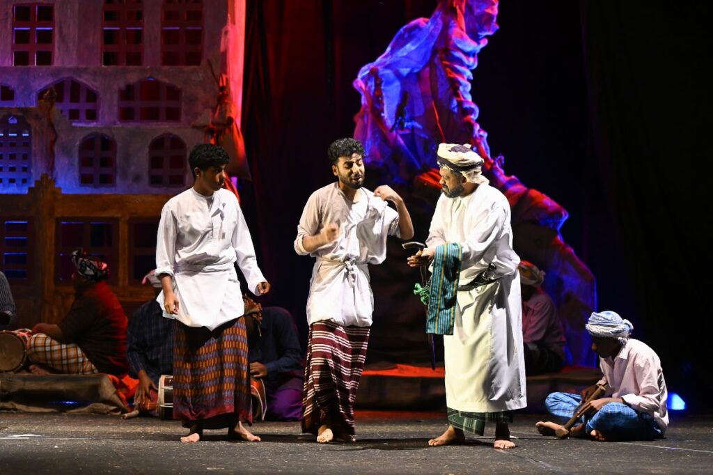 سلمى-1-1024x682 مسرحية ( سلمى ) تبحر بالجمهور من ميناء مرباط الي مهرجان ظفار المسرحي الثاني