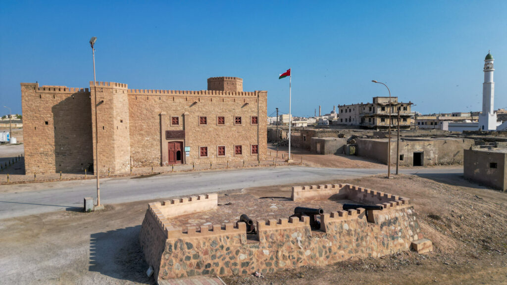 زوار-المواقع-2-1024x576 اكثر من 117 الف زائر للمواقع التراثية بمحافظة ظفار خلال عام 2023م