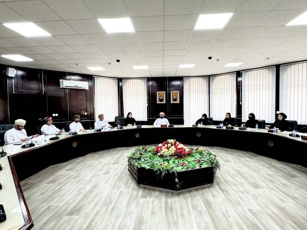 لجنة-المعارض-1-1024x768 لجنة المعارض والمؤتمرات بفرع الغرفة بمحافظة ظفار تعقد اجتماعها الثاني