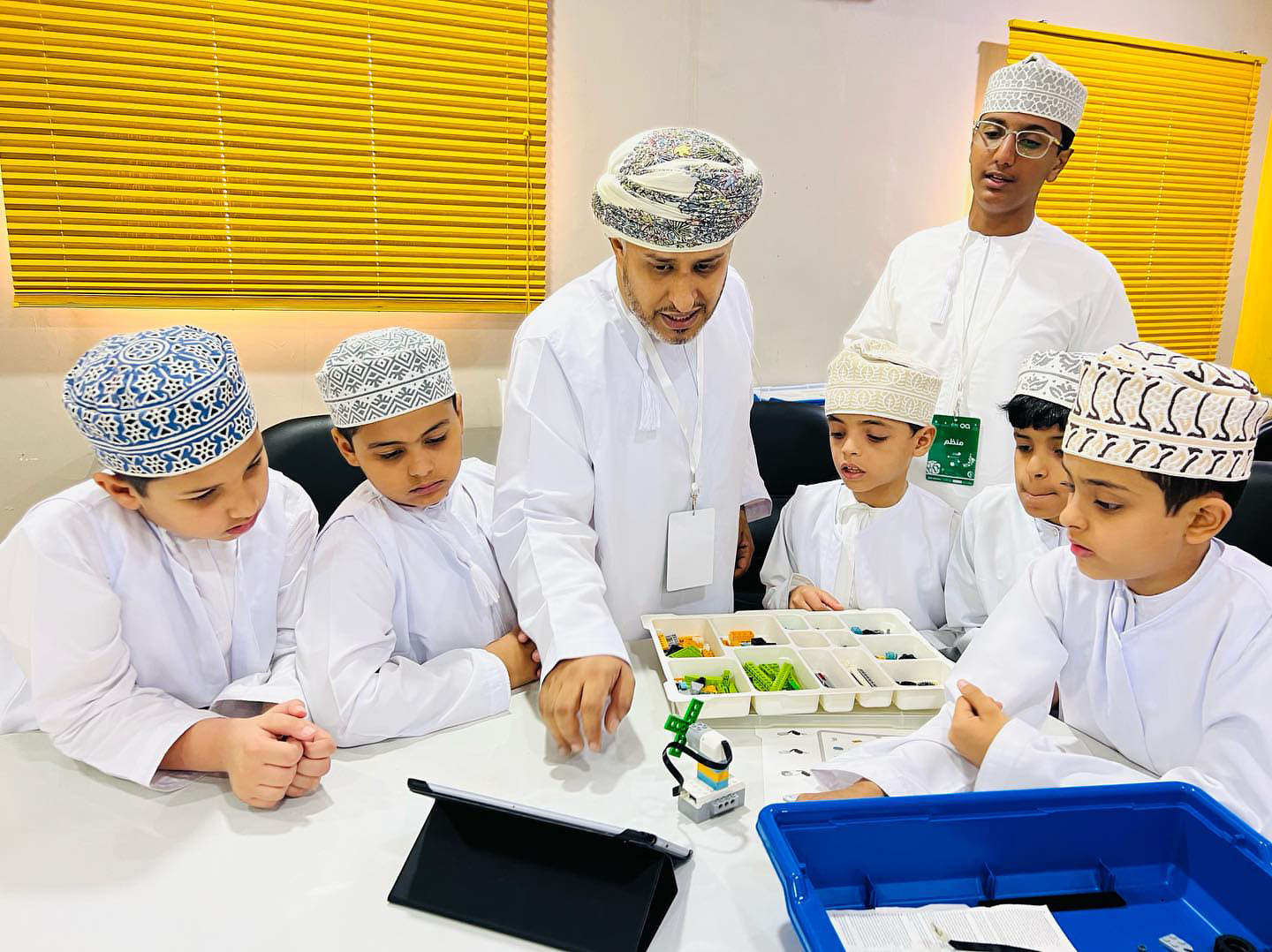 D98698A9 59E1 4EDF 8490 EBE14E1B3253