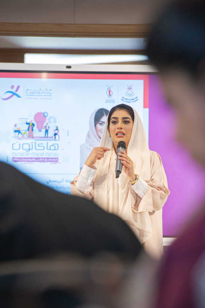 DSC_8800-681x1024 جهود جماعية وتفاعل ملحوظ في فعالية هاكاثون رياضة المرأة الخليجية