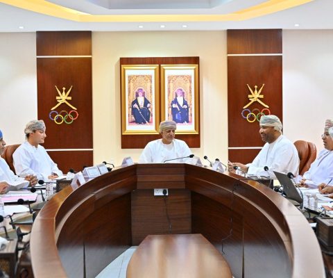 صورة-أرشيفية-من-إحدى-اجتماعات-مجلس-إدارة-اللجنة-الأولمبية-العُمانية