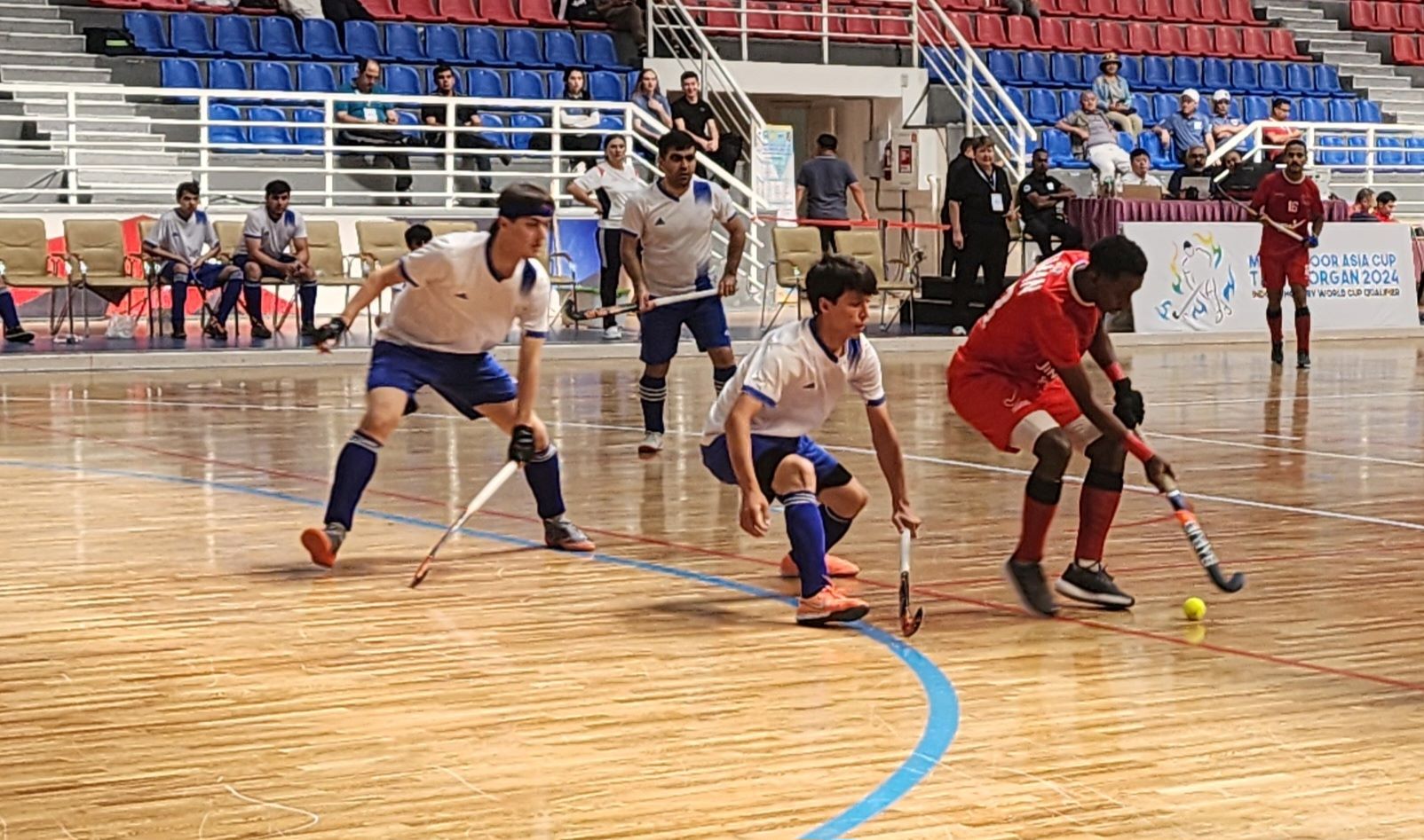من لقاء المنتخب مع طاجكستان