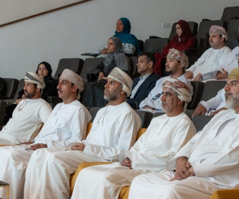 مع الشركات  (1)