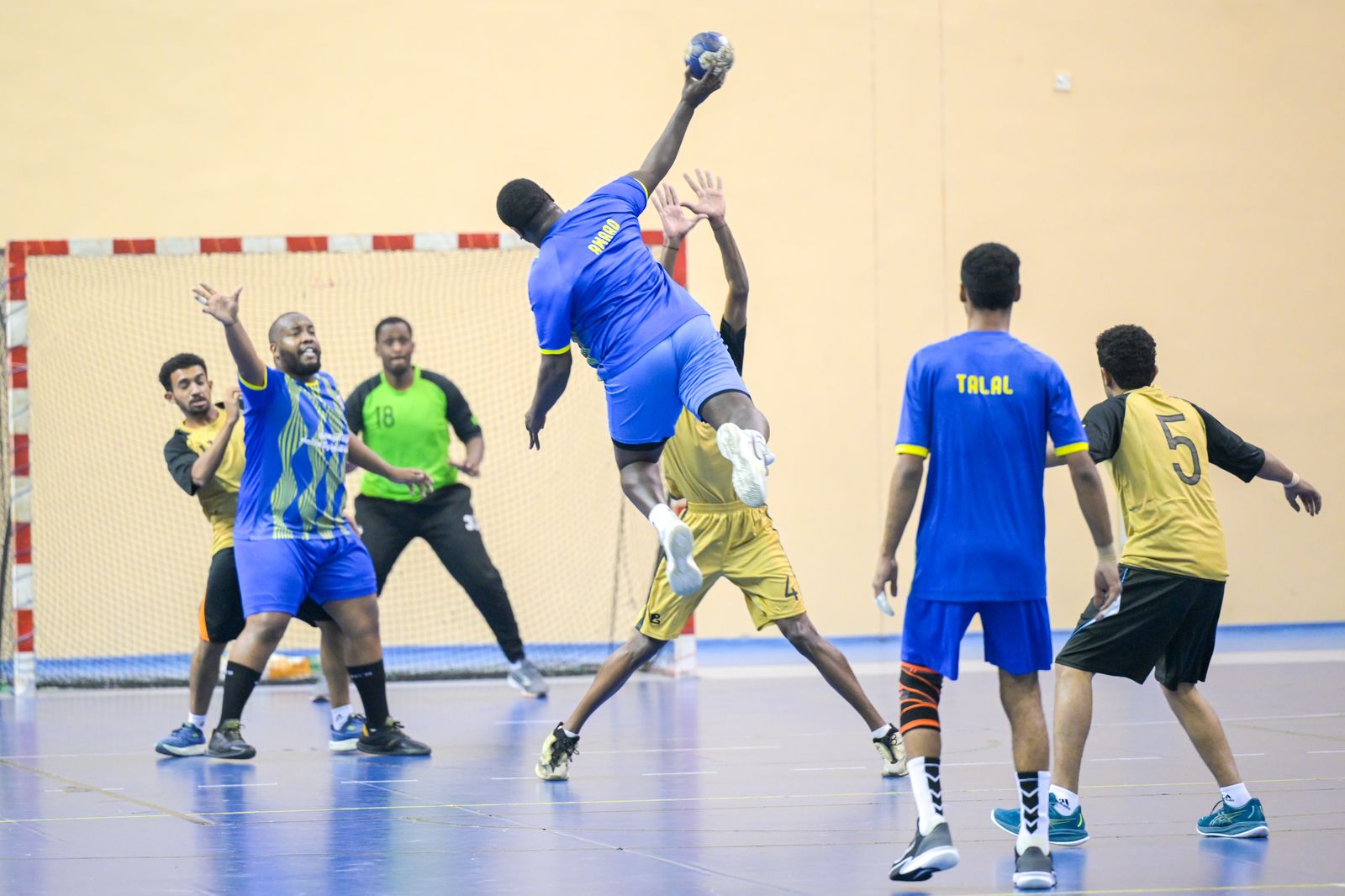 العاصفة والفرق 7