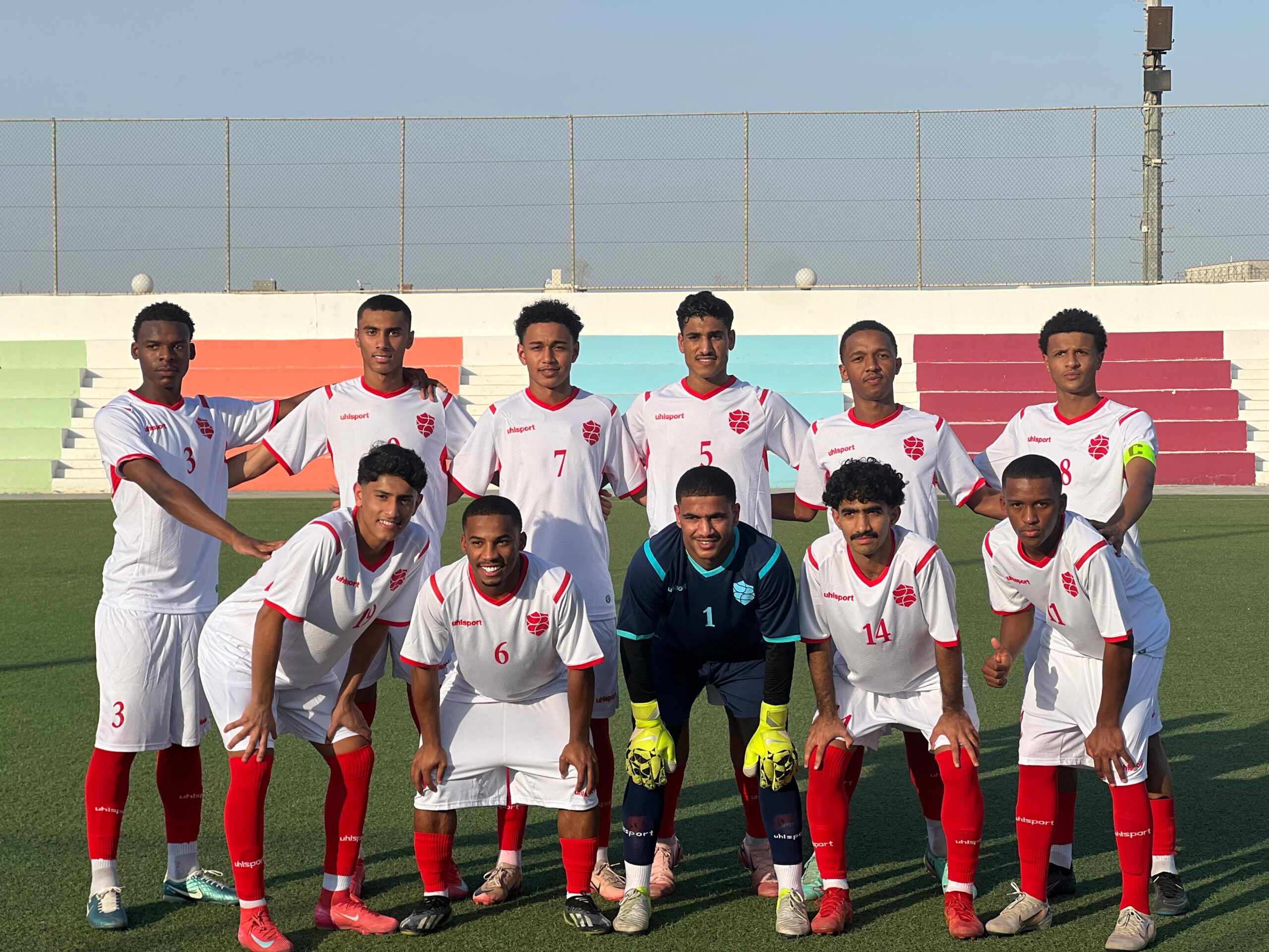 الاحمر المدرس 1 scaled