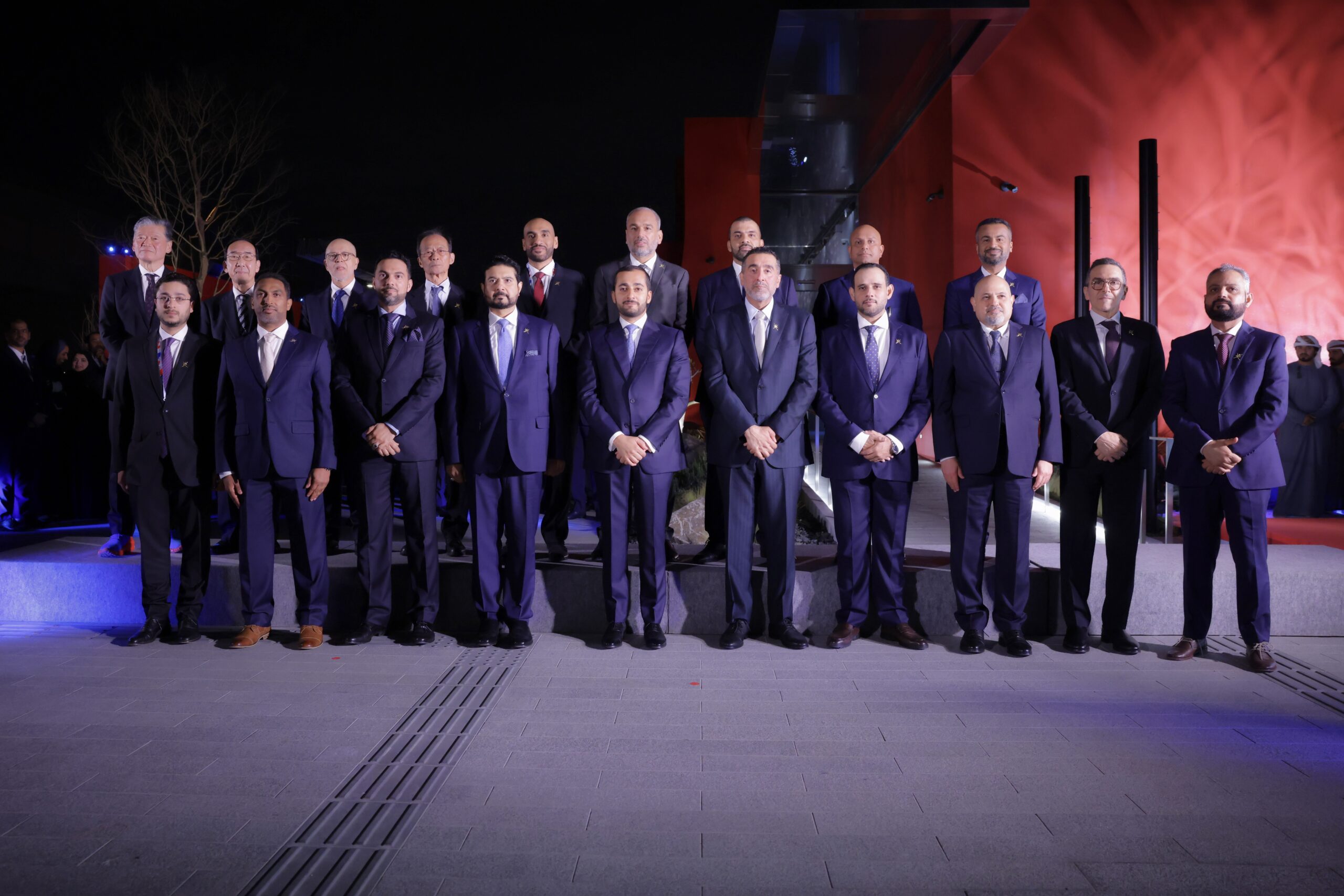 الصورة الجماعية مع الشركاء scaled