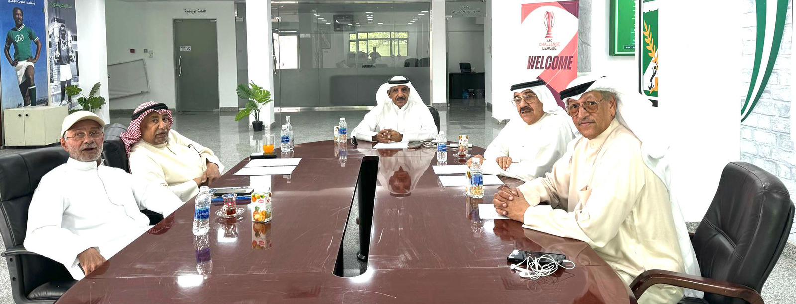 لجنة الكتاب بالكويت