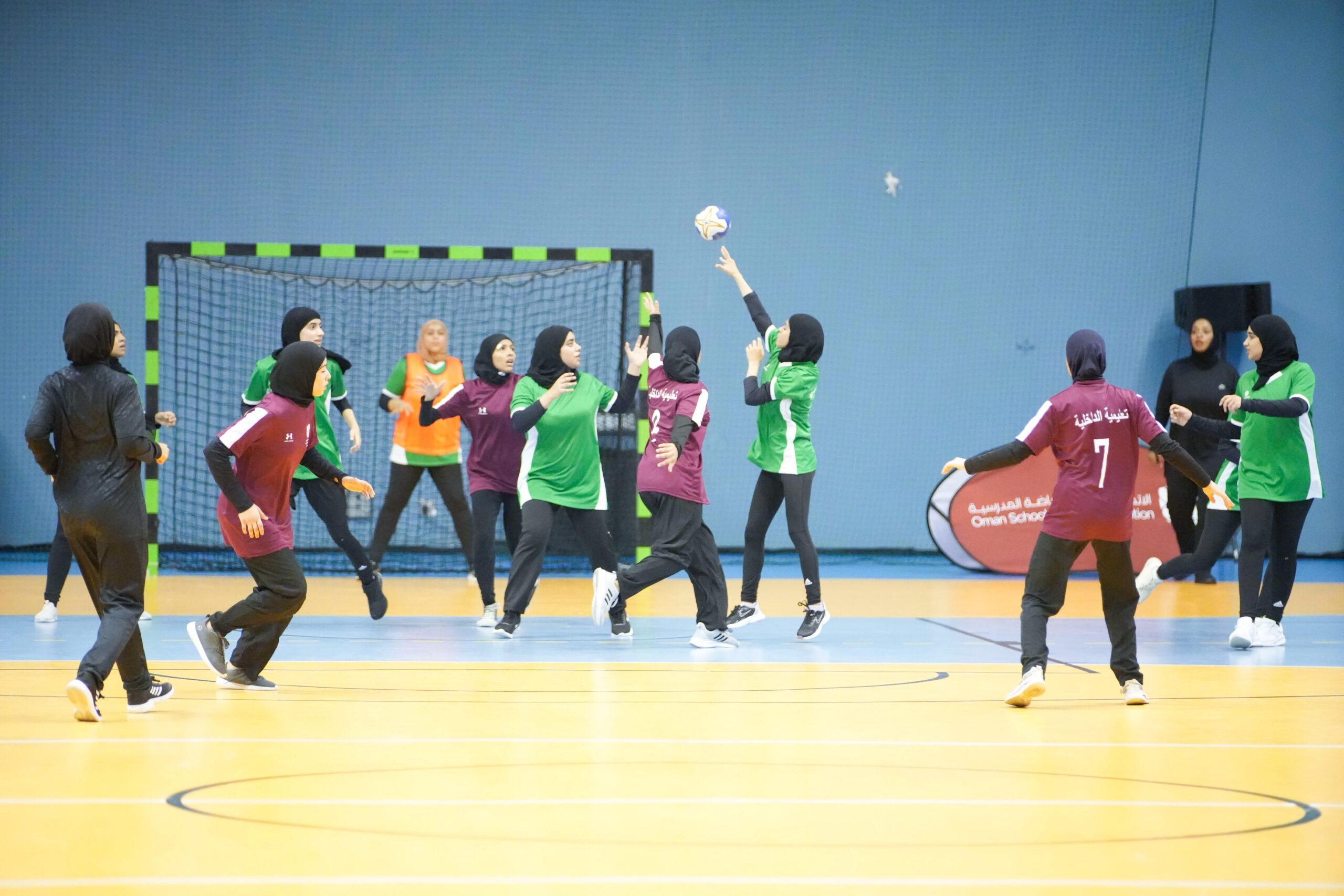 يد الفتيات 2 scaled