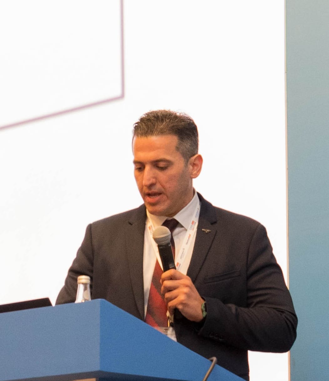 الدكتور الحدادين