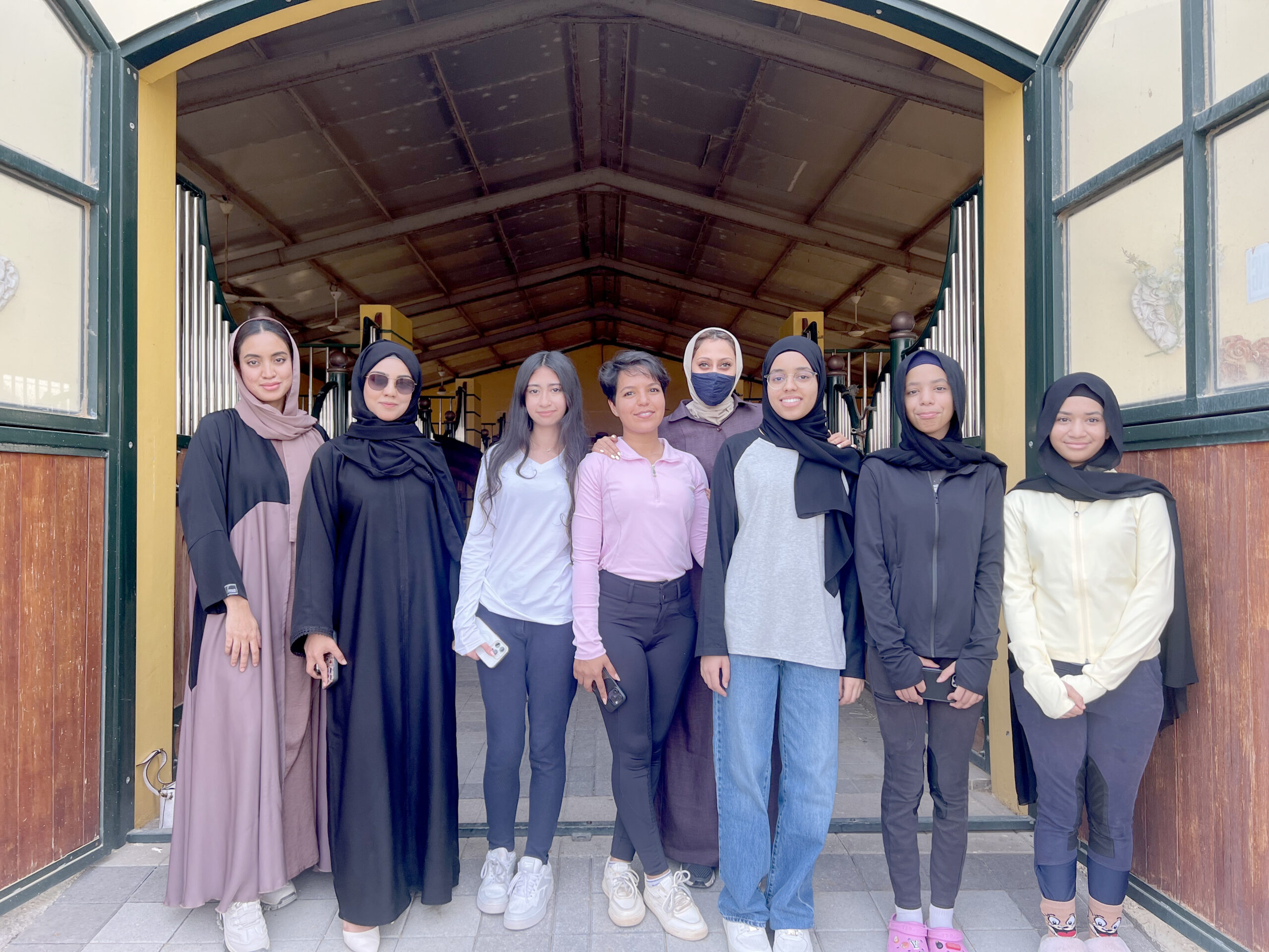 الفتيات المشاركات في الدورة التدريبية بالمغرب scaled