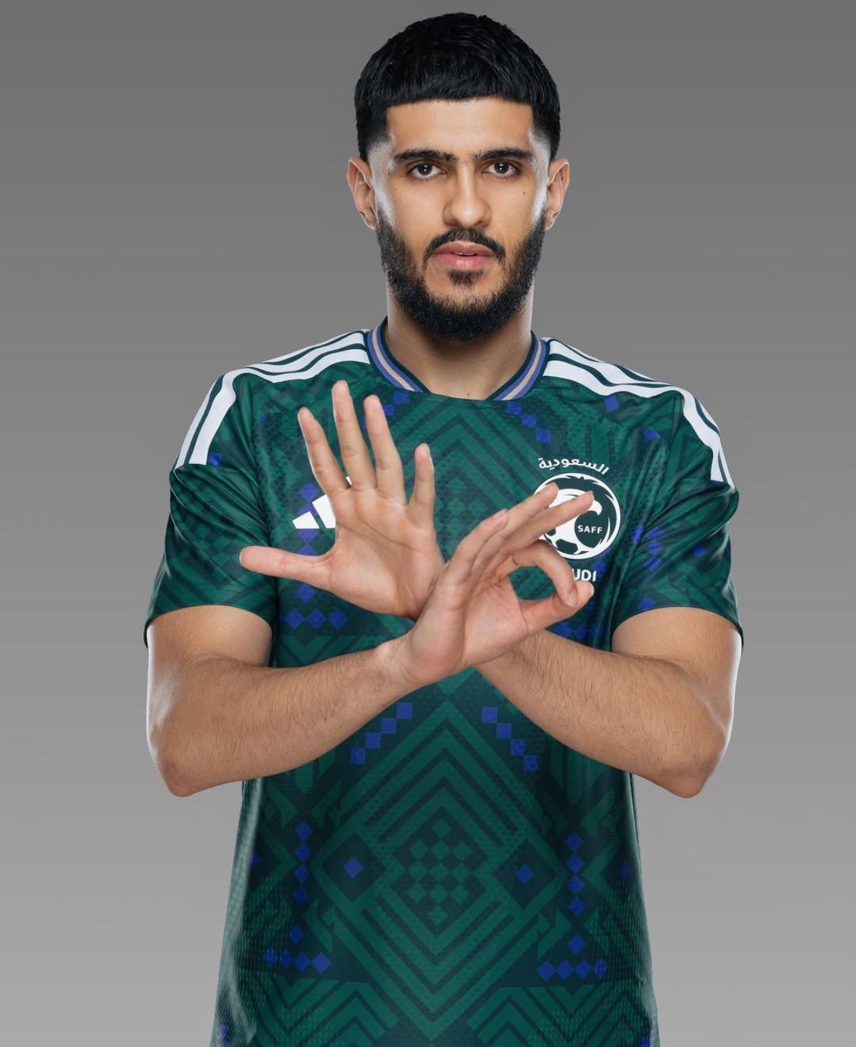 المدافع