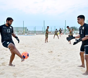 الحصة التدريبية لمنتخب كرة القدم الشاطئية 360x320