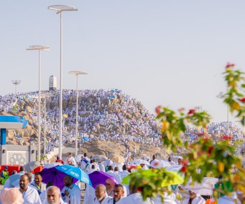 بعثة 1