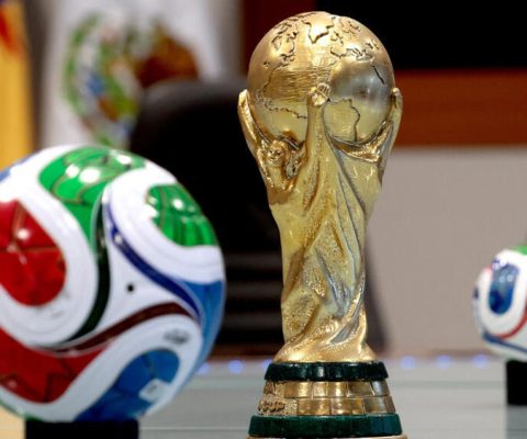 العالم