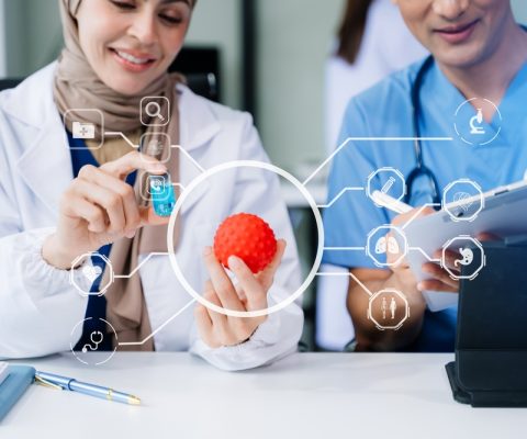 Medicine,Team,Doctor,Using,Digital,Tablet,And,Smartphone,Diagnose,Virtual