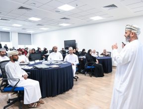 الخامس